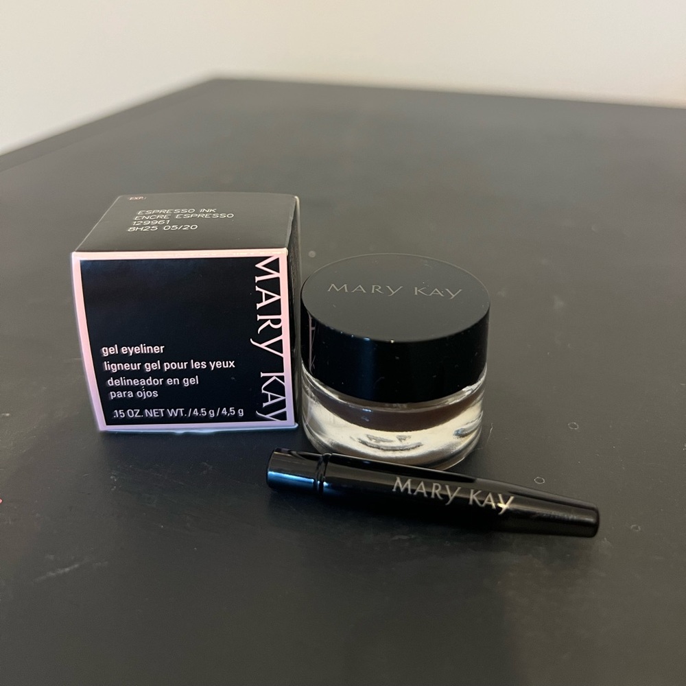 Mary Kay Gel Eyeliner with expandable brush